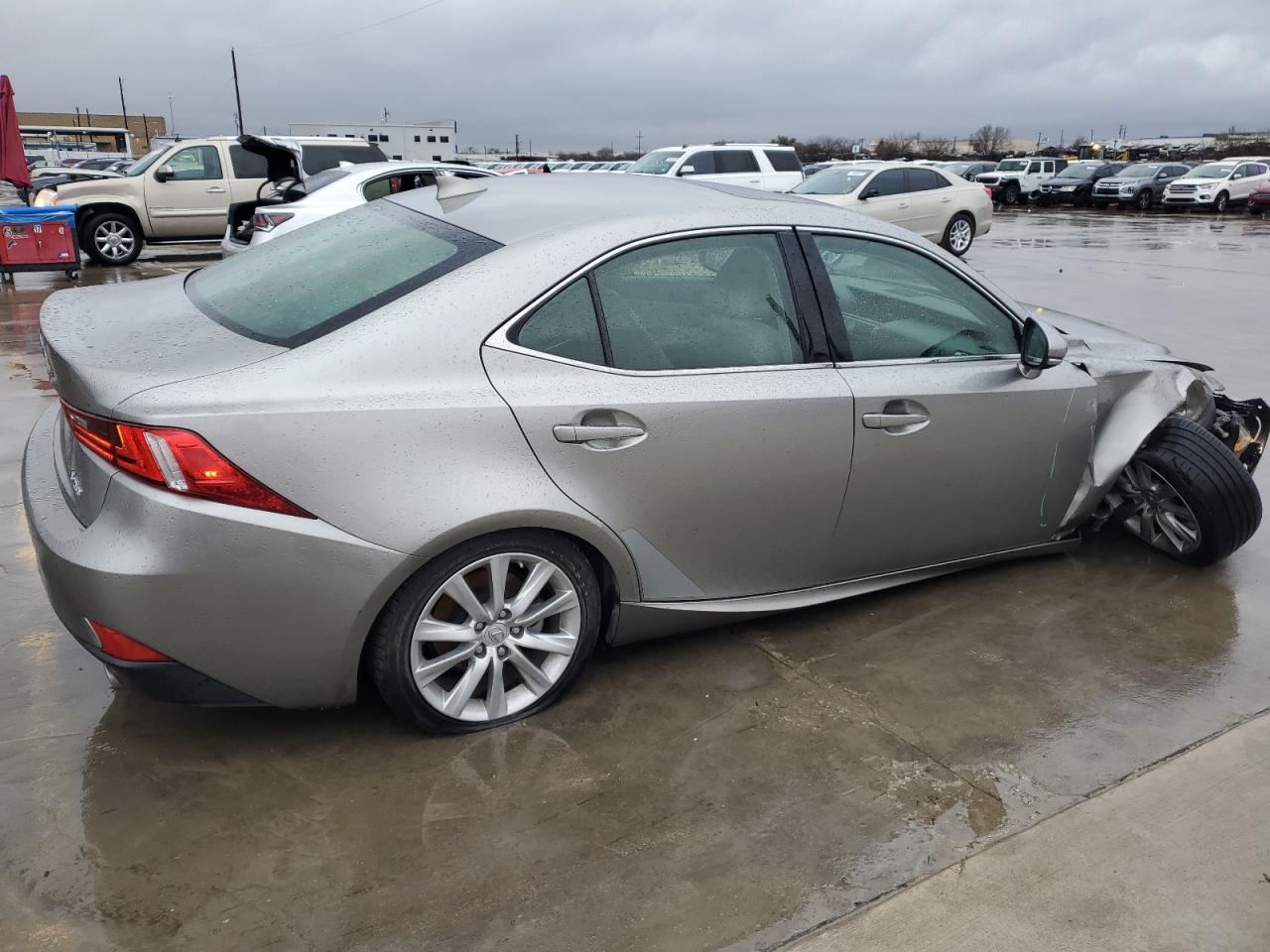 2015 Lexus IS - Image 3