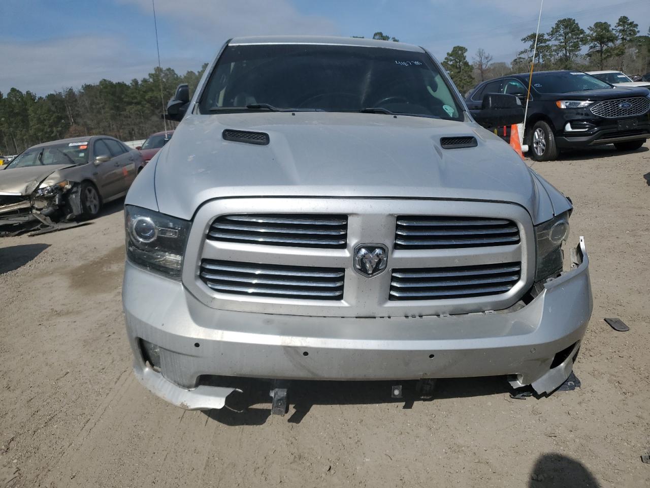 2016 RAM 1500 - Image 5