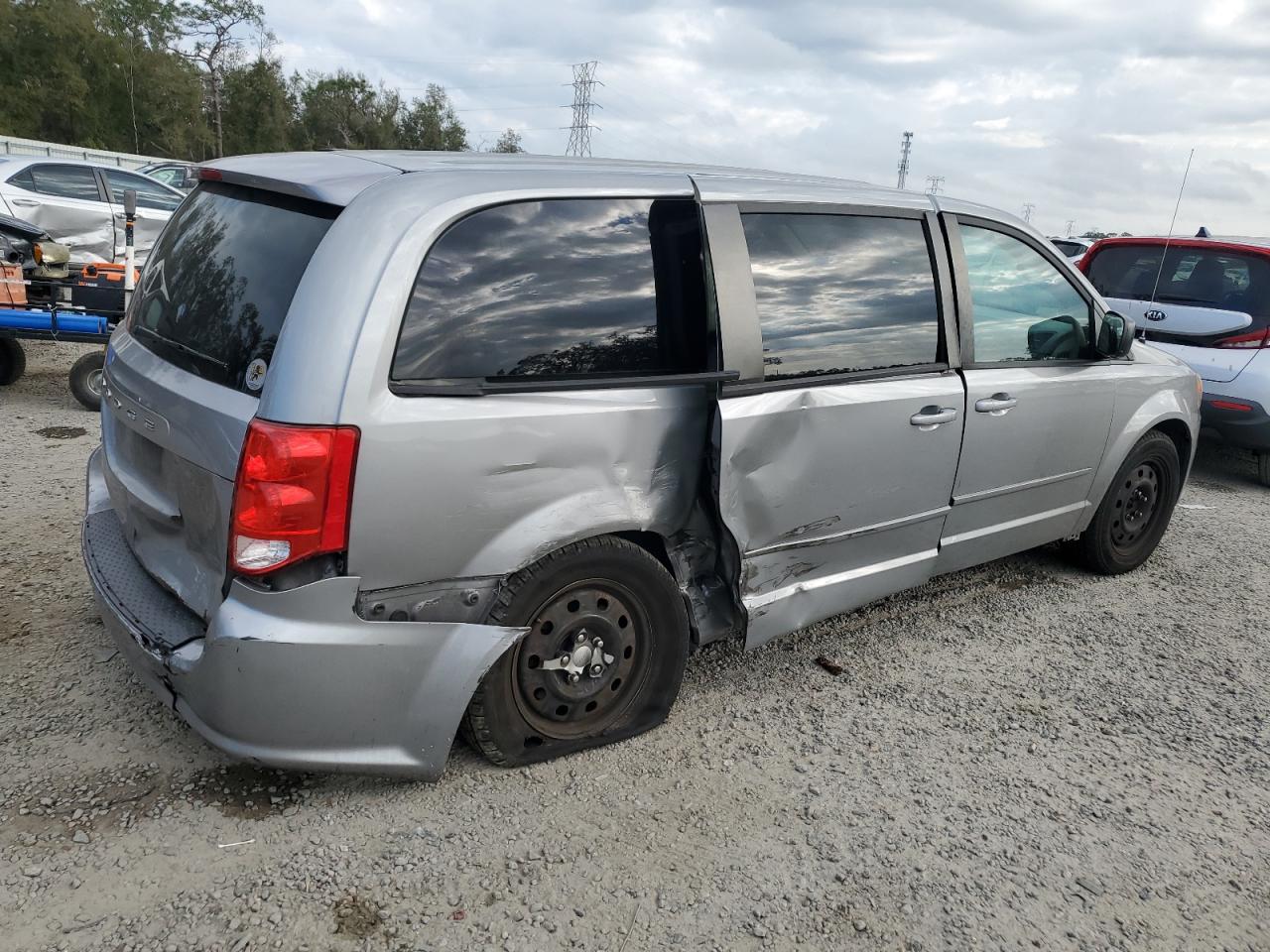 2016 Dodge Caravan - Image 3