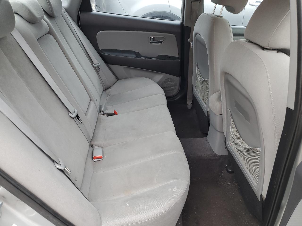2010 Hyundai Elantra - Image 10