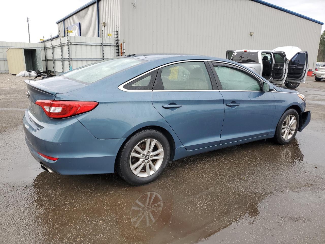 2016 Hyundai Sonata - Image 3