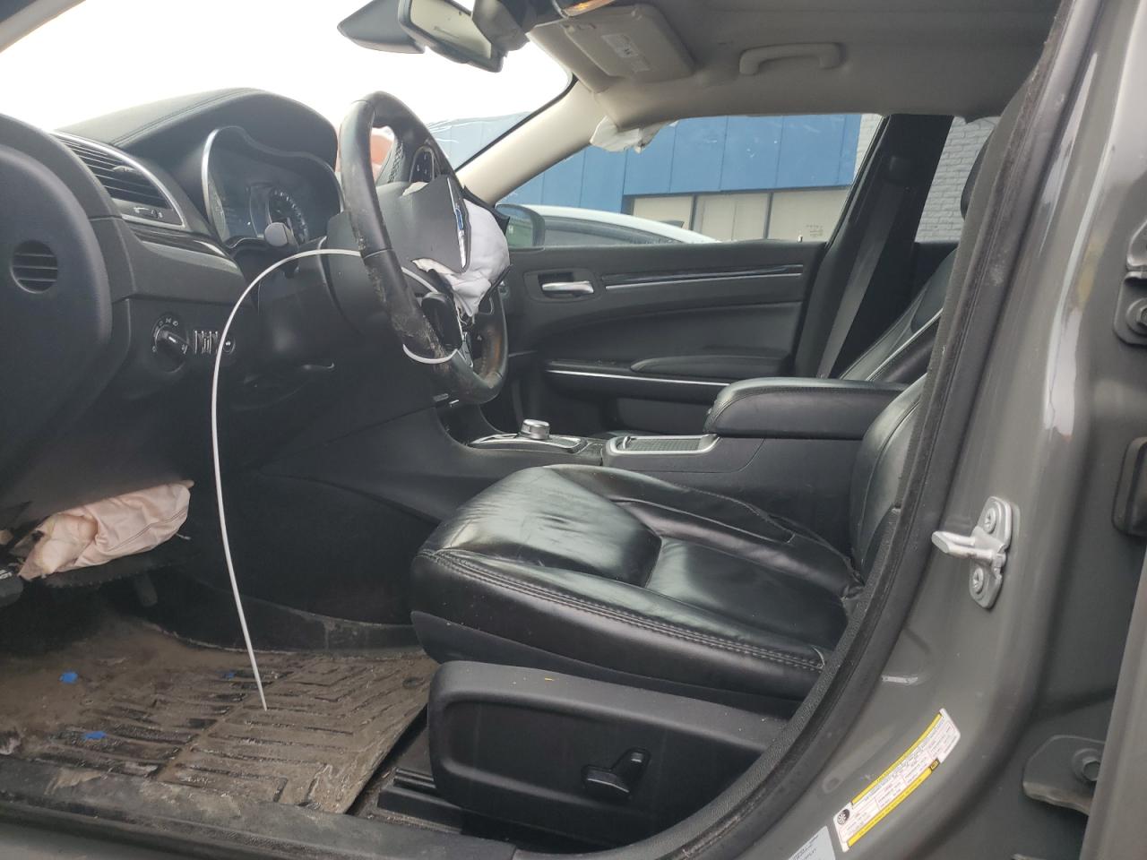 2017 Chrysler 300 - Image 7