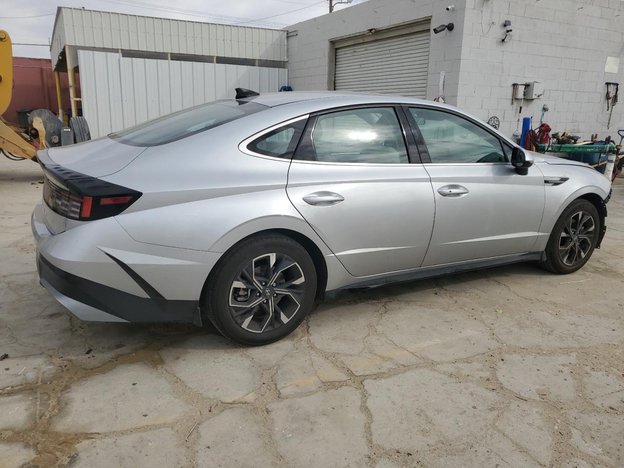 2024 Hyundai Sonata - Image 3