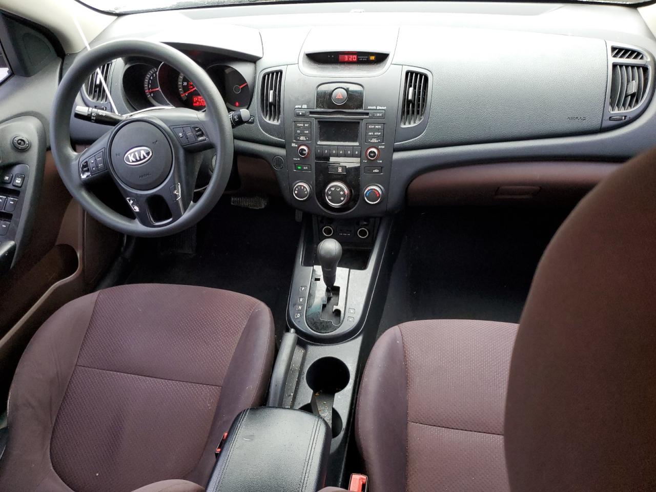 2010 Kia Forte - Image 8