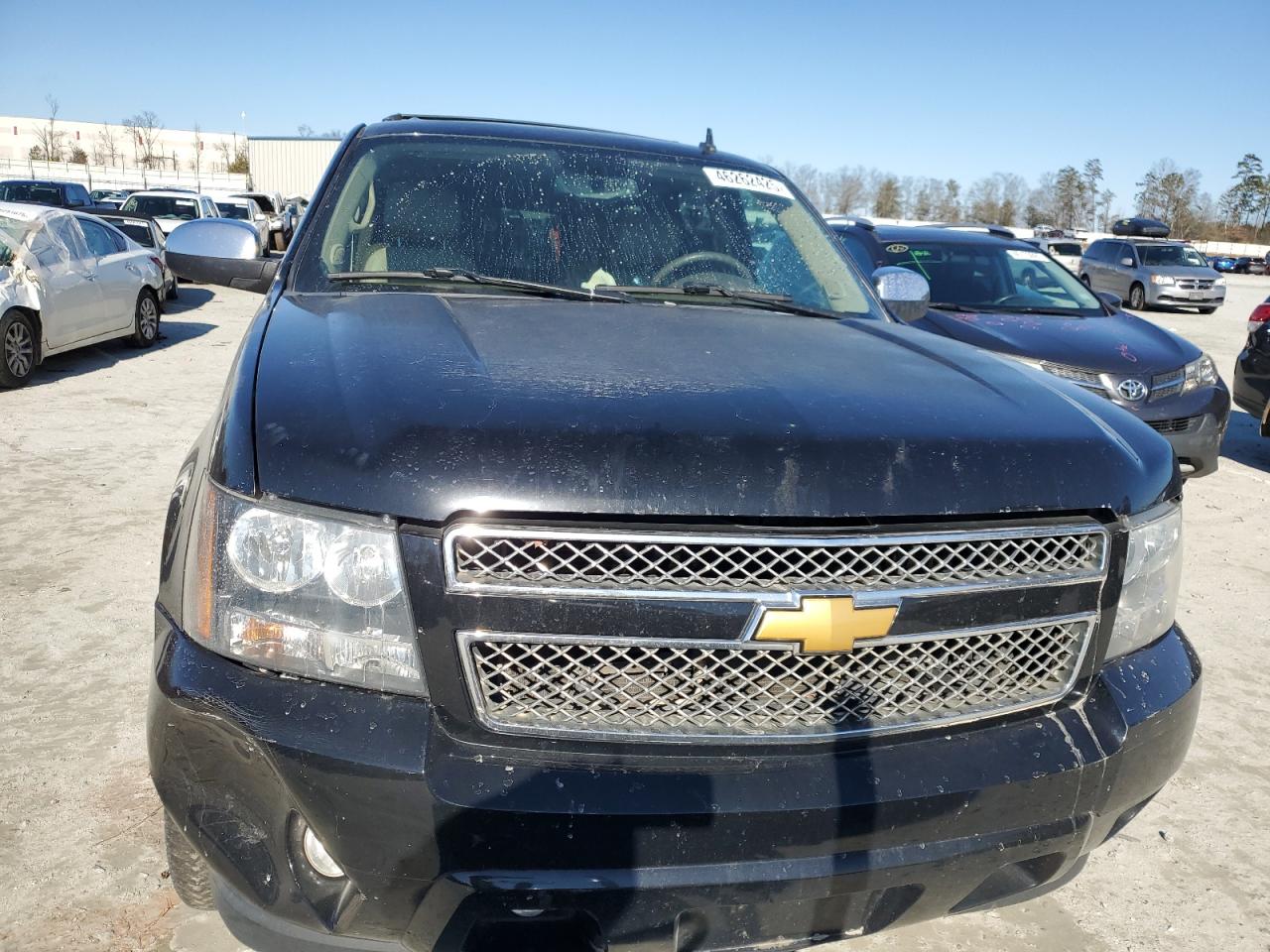 2014 Chevrolet Suburban - Image 5
