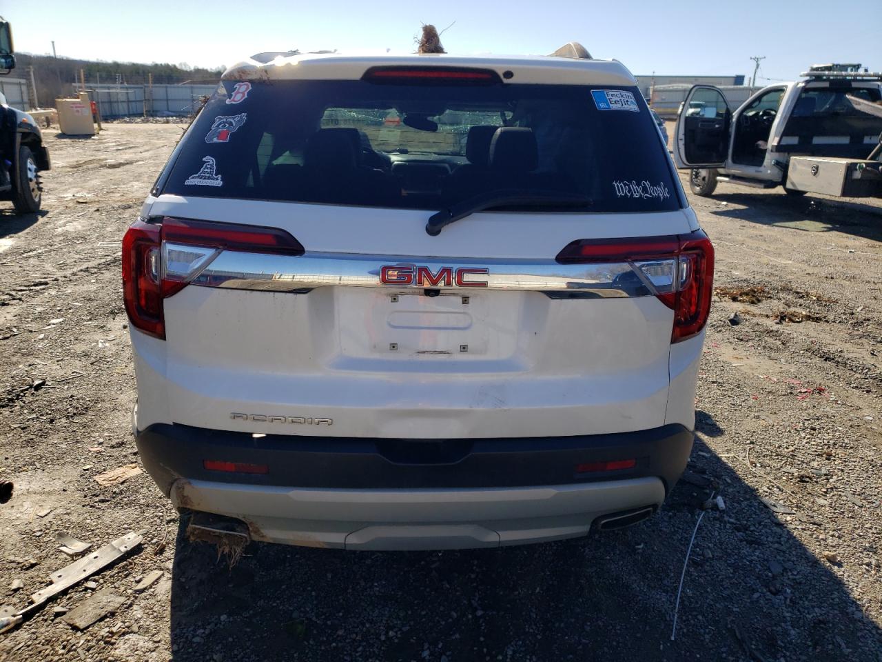 2022 GMC Acadia - Image 6