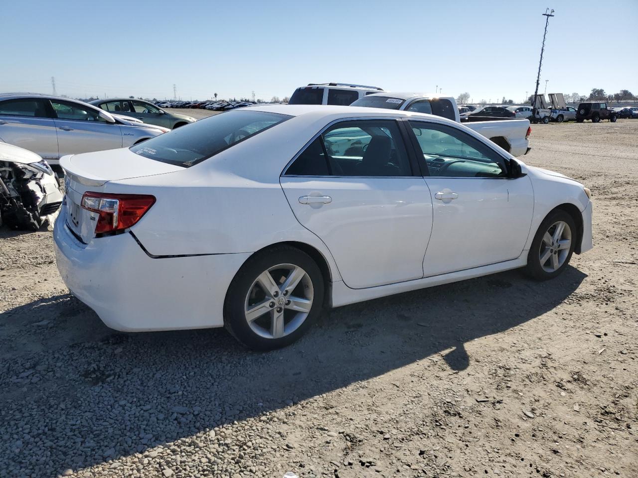 2014 Toyota Camry - Image 3