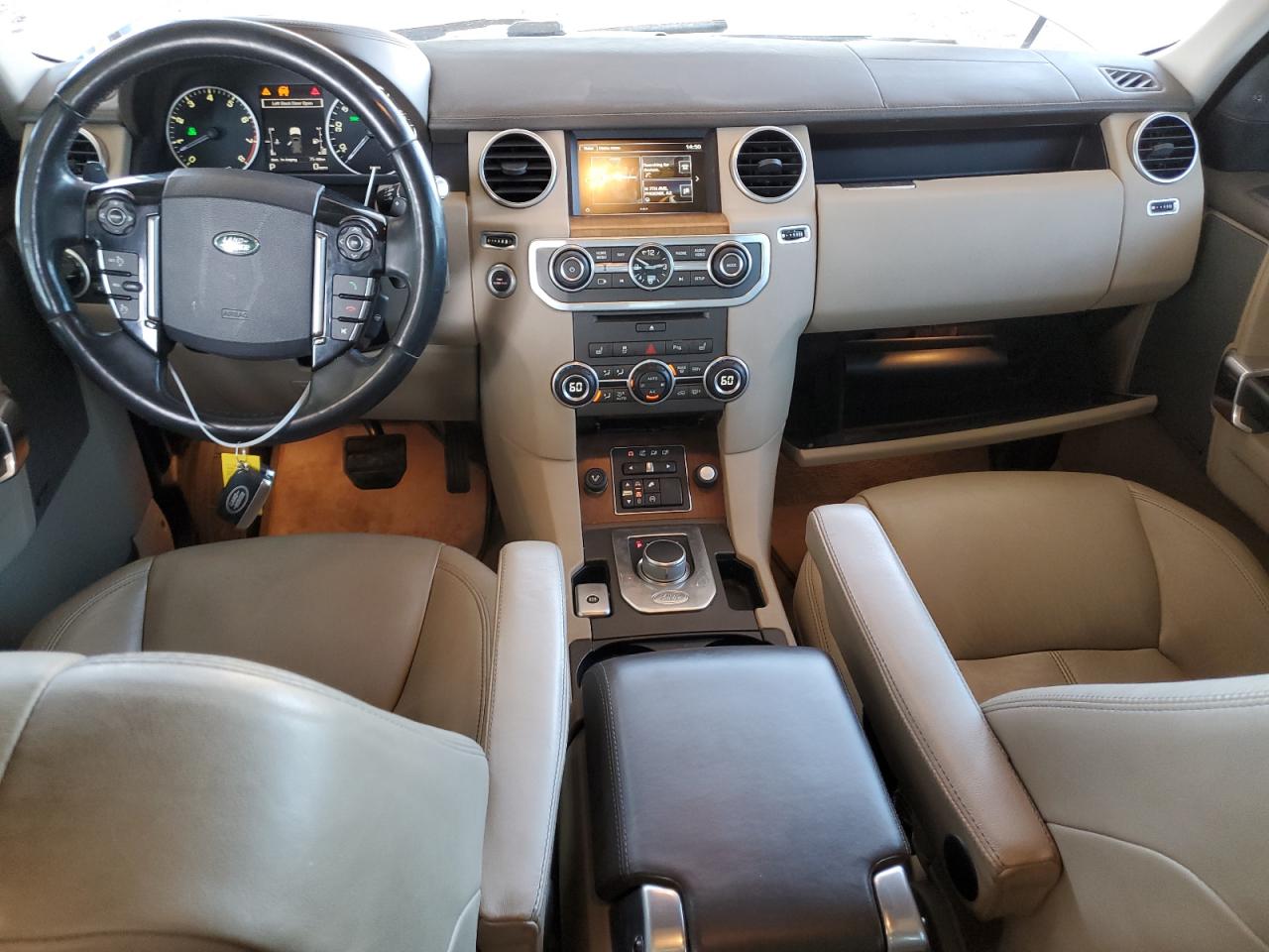 2016 Land Rover LR4 - Image 8