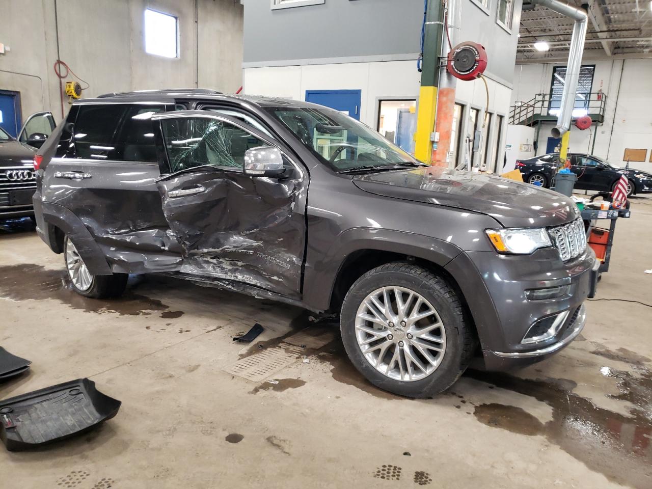 2017 Jeep Grand Cherokee - Image 4