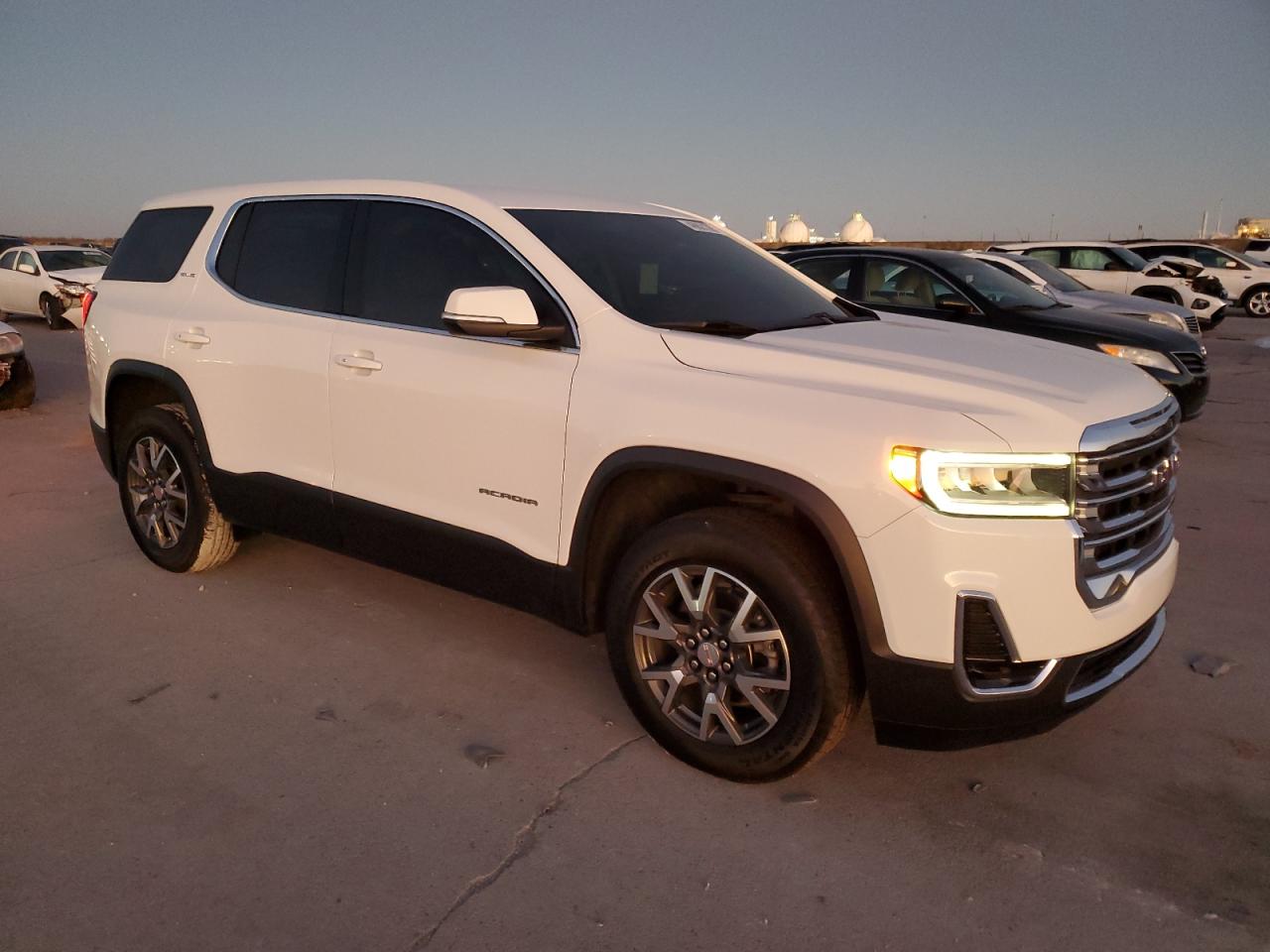 2021 GMC Acadia - Image 4
