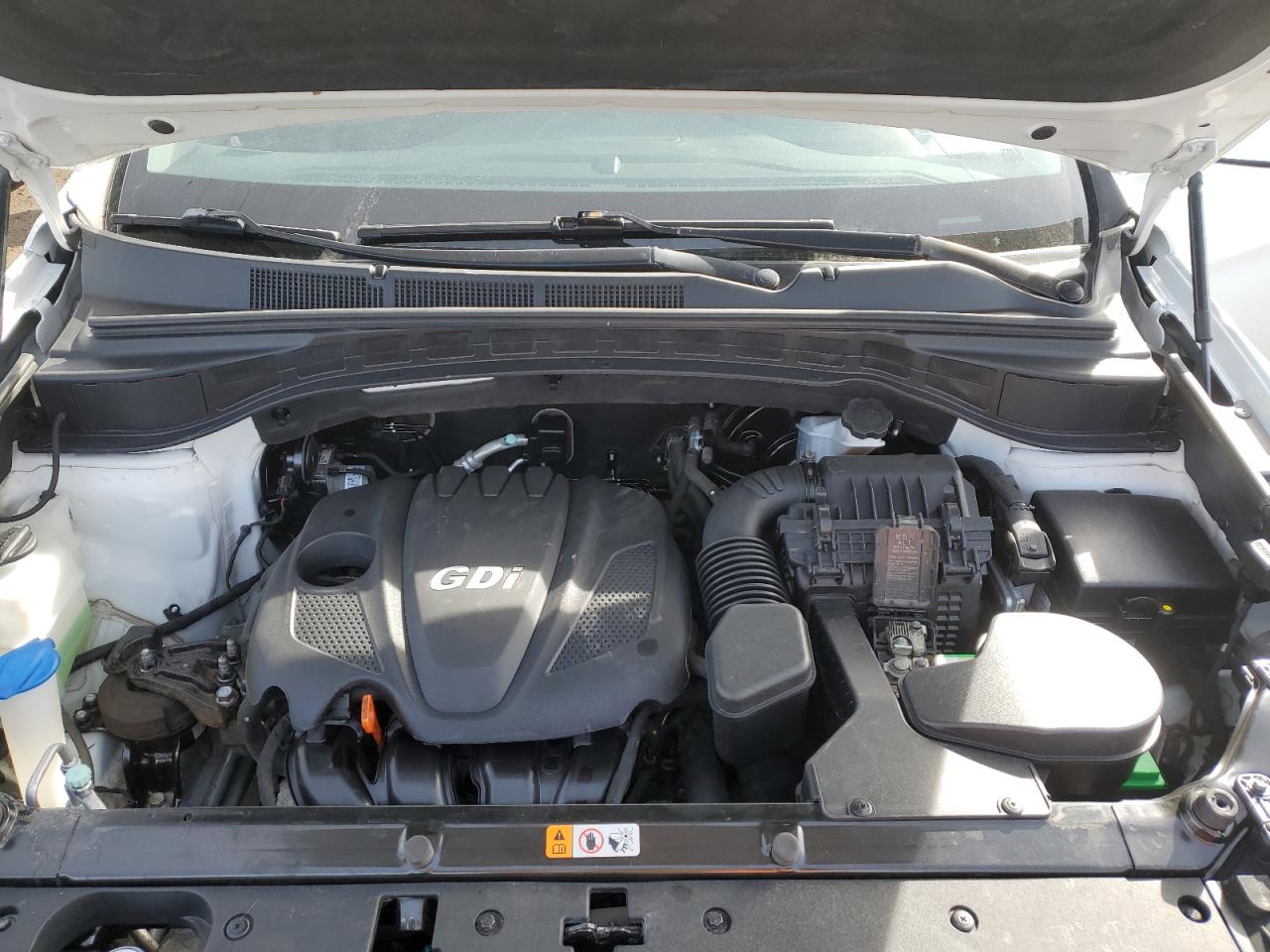 2016 Hyundai Santa Fe - Image 12