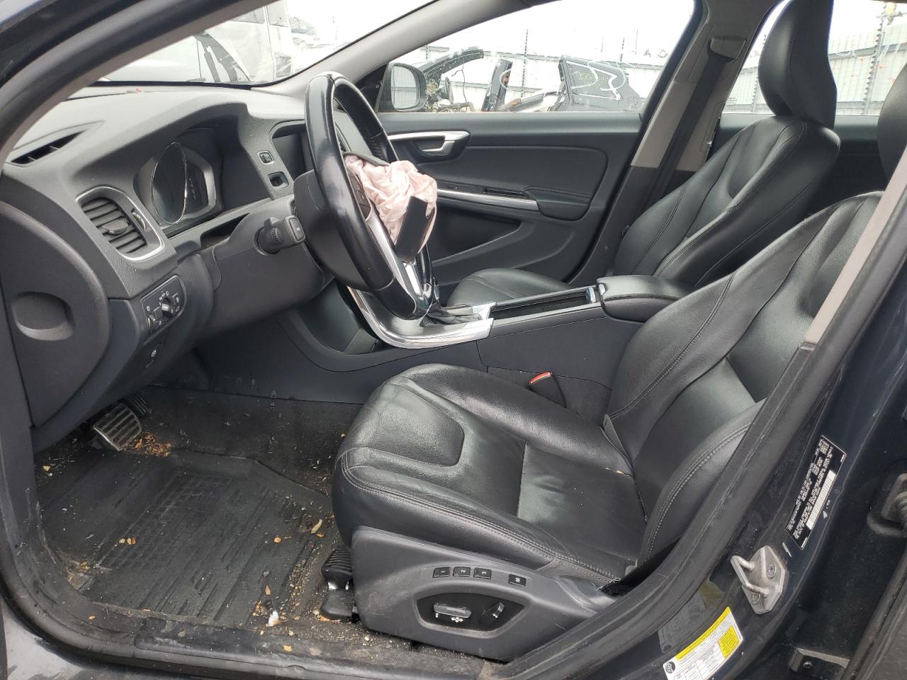 2015 Volvo V60 - Image 7