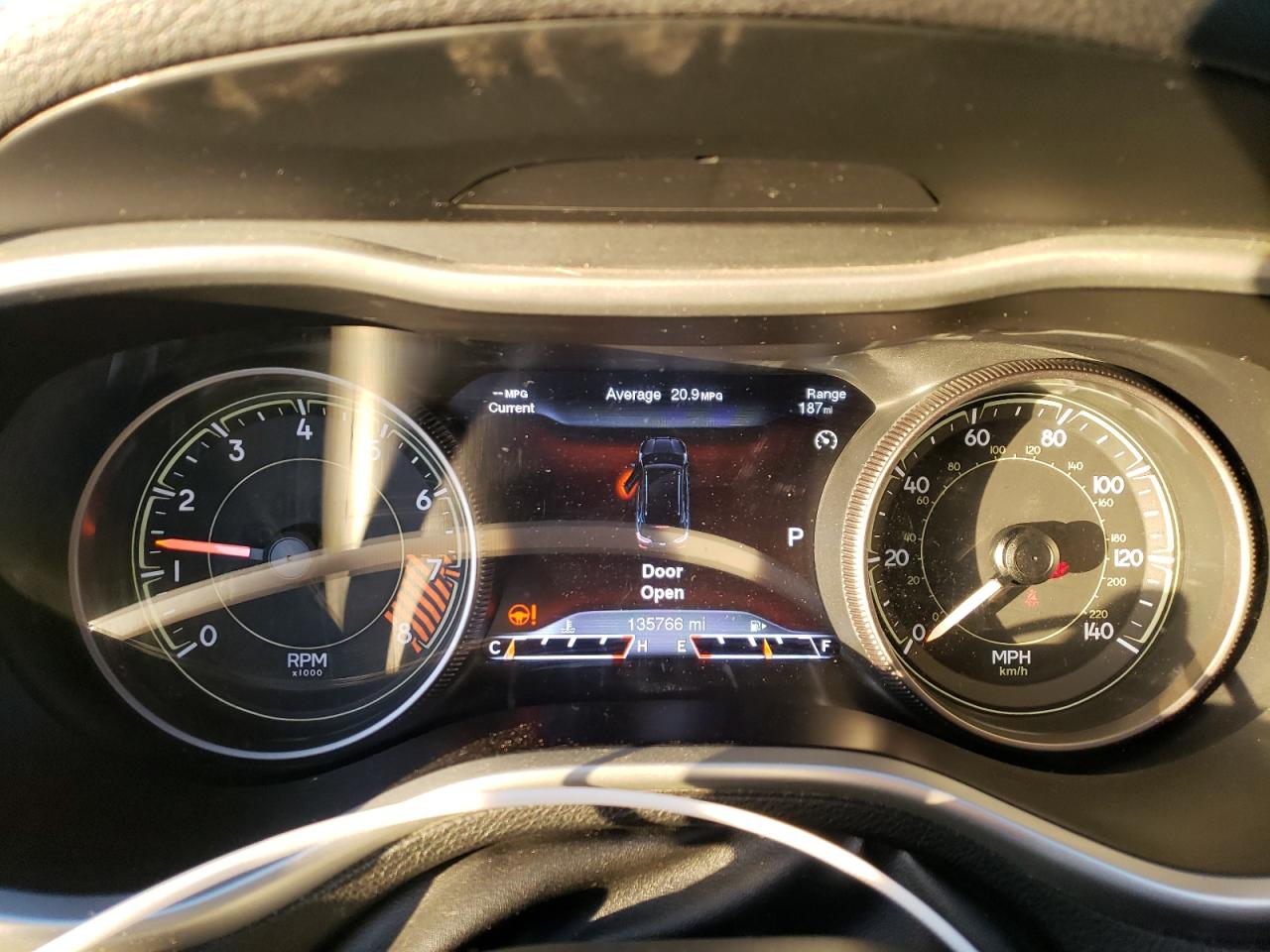 2014 Jeep Grand Cherokee - Image 9