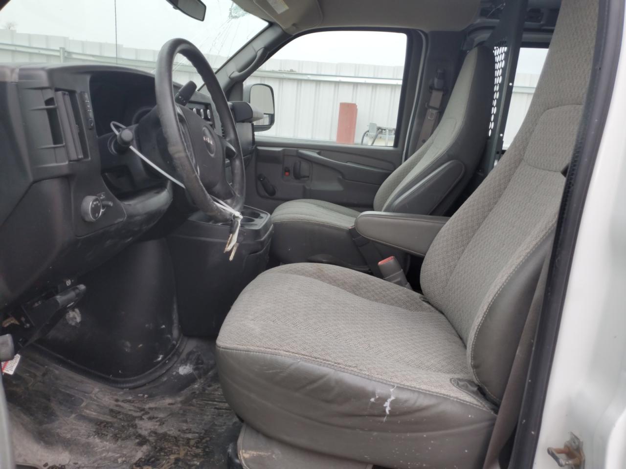 2012 GMC Savana - Image 7