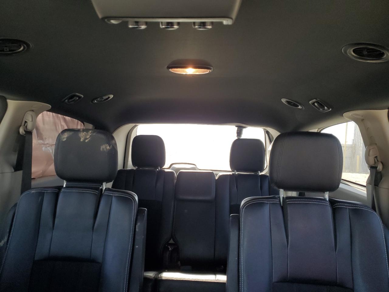 2019 Dodge Caravan - Image 10