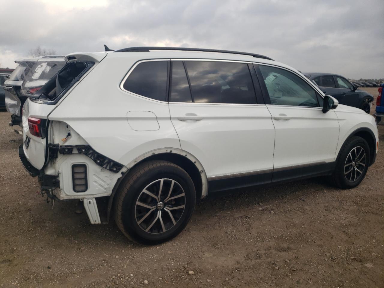2021 Volkswagen Tiguan - Image 3