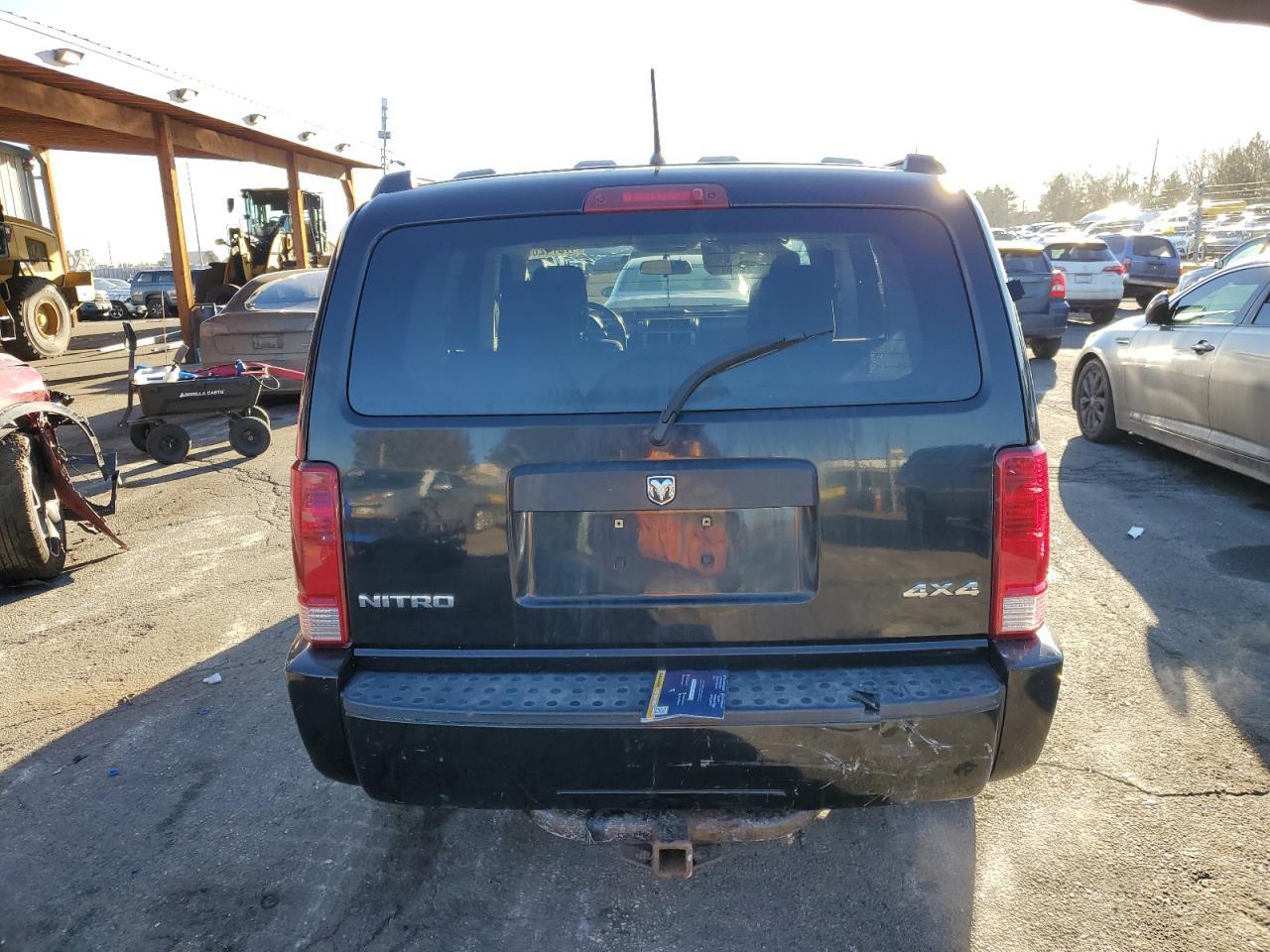 2007 Dodge Nitro - Image 6