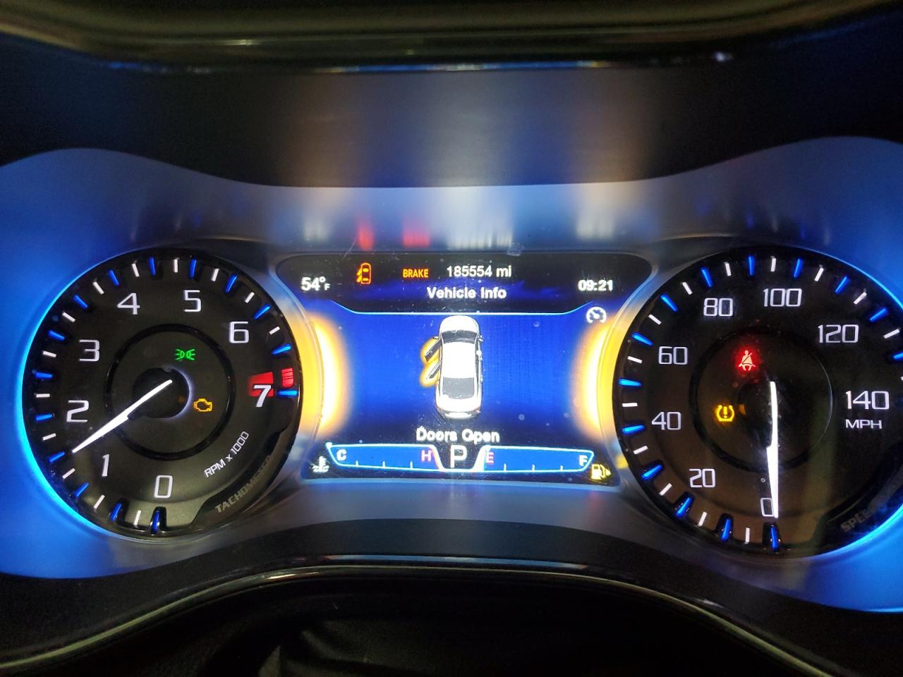 2015 Chrysler 200 - Image 9