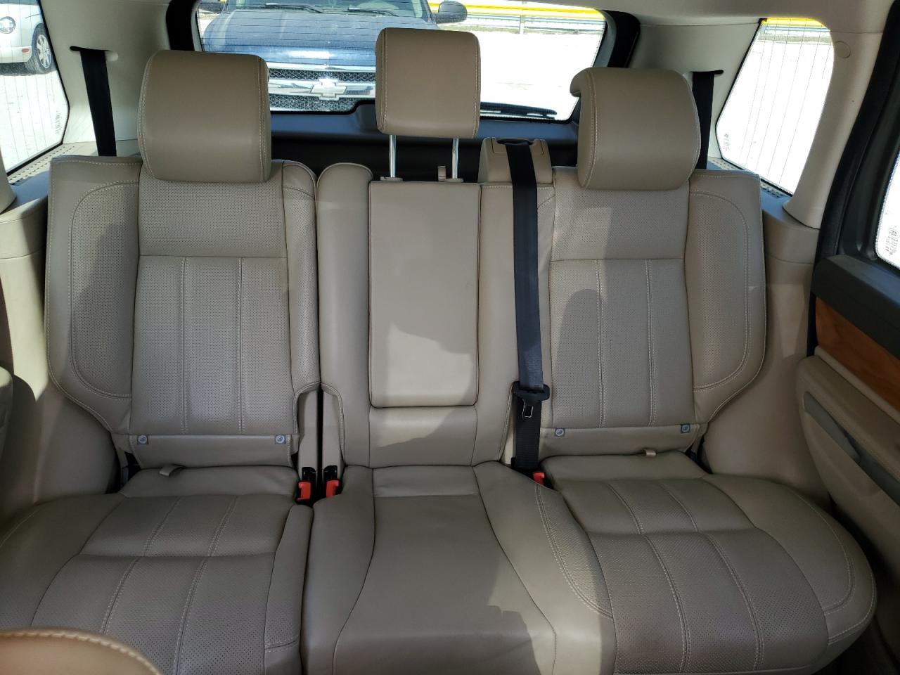 2013 Land Rover Range Rover - Image 10