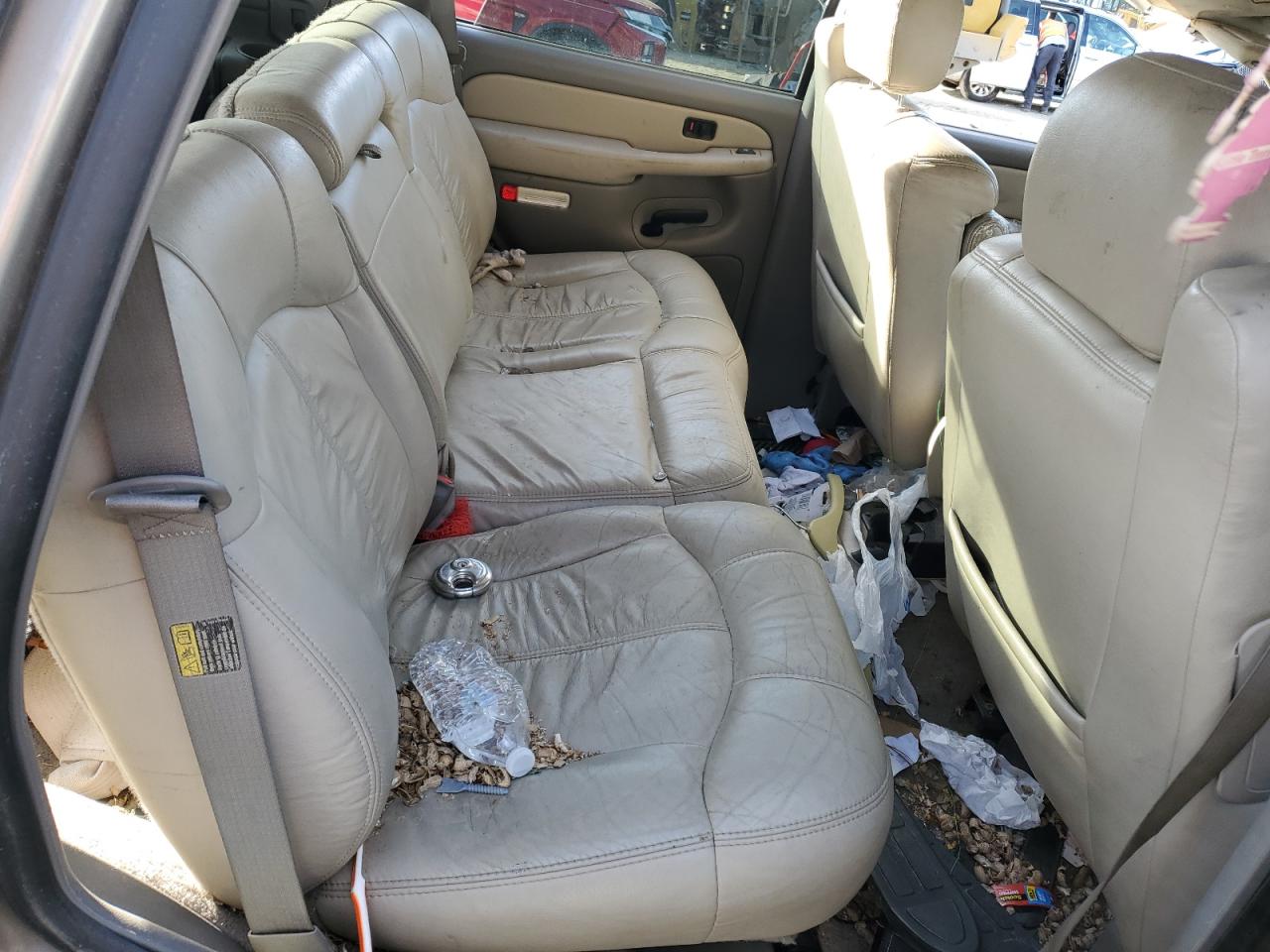 2001 Chevrolet Tahoe - Image 10