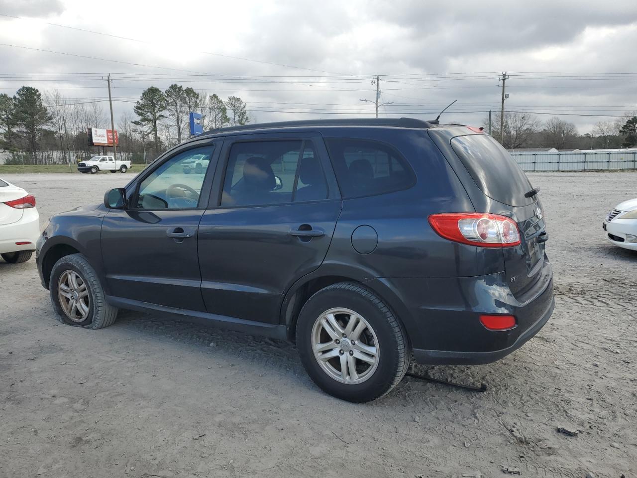 2011 Hyundai Santa Fe - Image 2