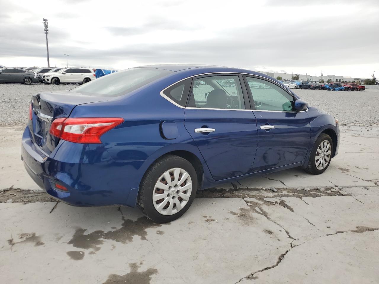 2017 Nissan Sentra - Image 3