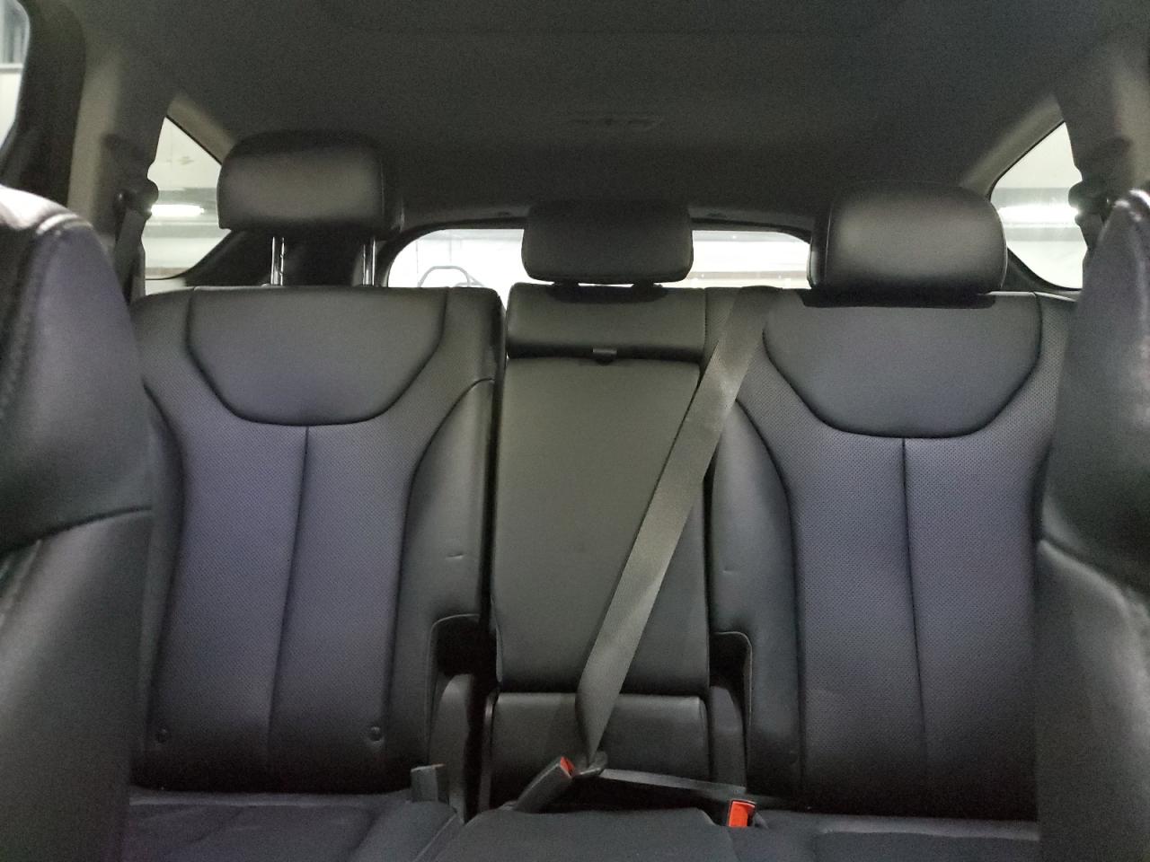 2020 Hyundai Santa Fe - Image 10