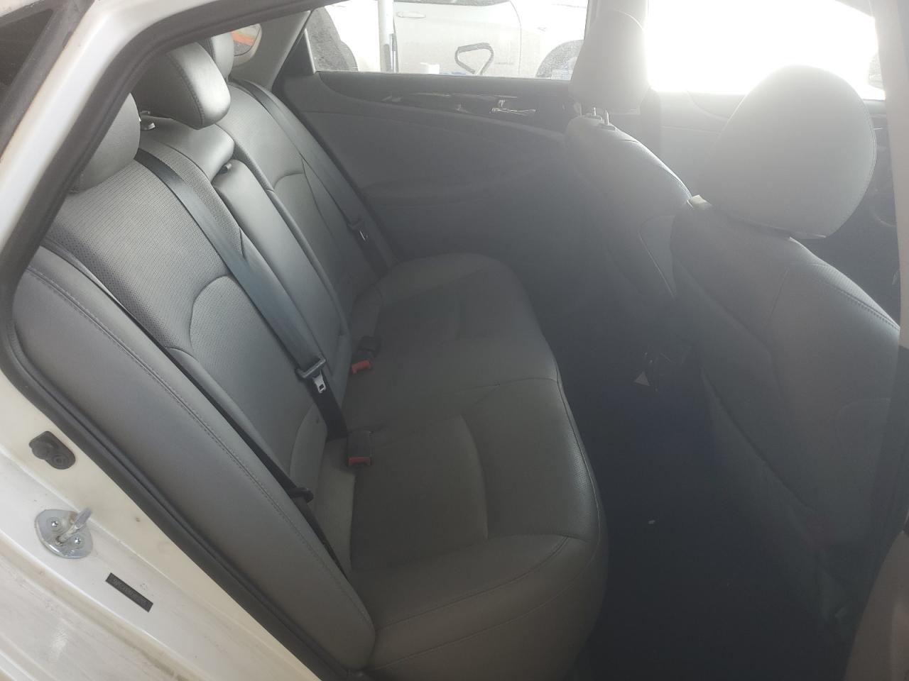 2014 Hyundai Sonata - Image 10