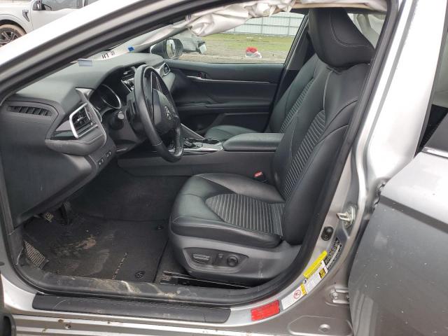  TOYOTA CAMRY 2018 Srebrny