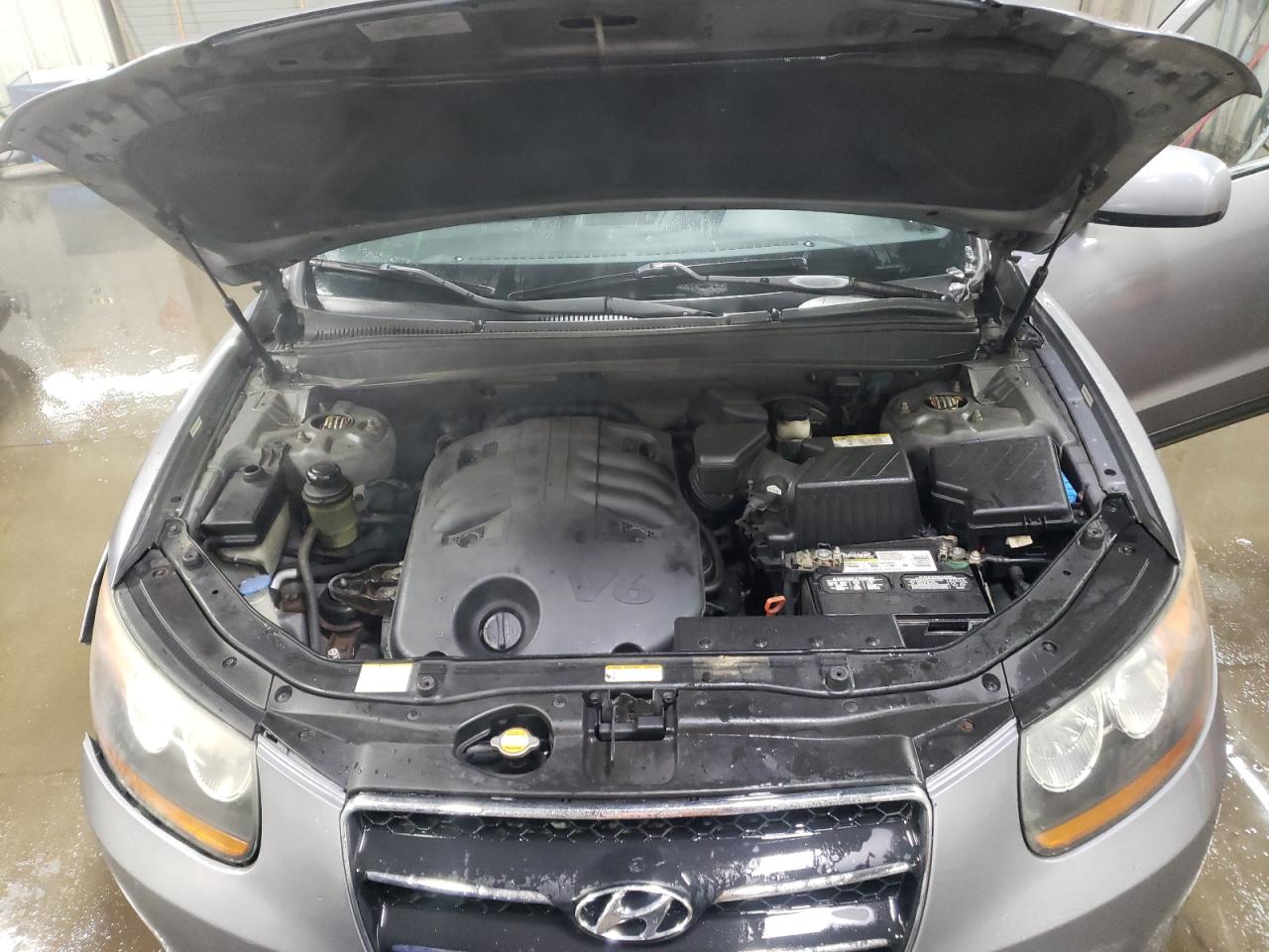 2008 Hyundai Santa Fe - Image 11