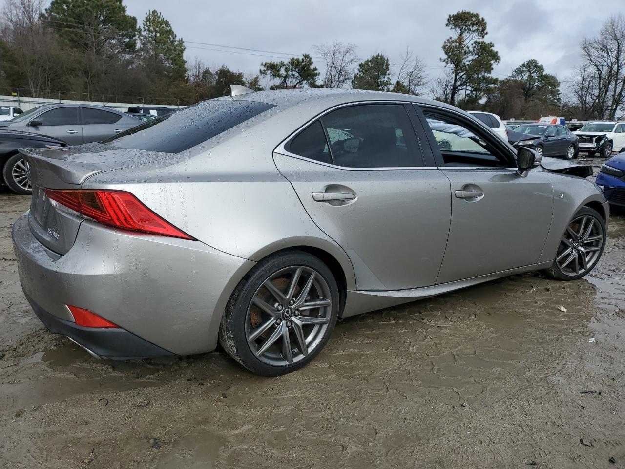 2017 Lexus IS - Image 3
