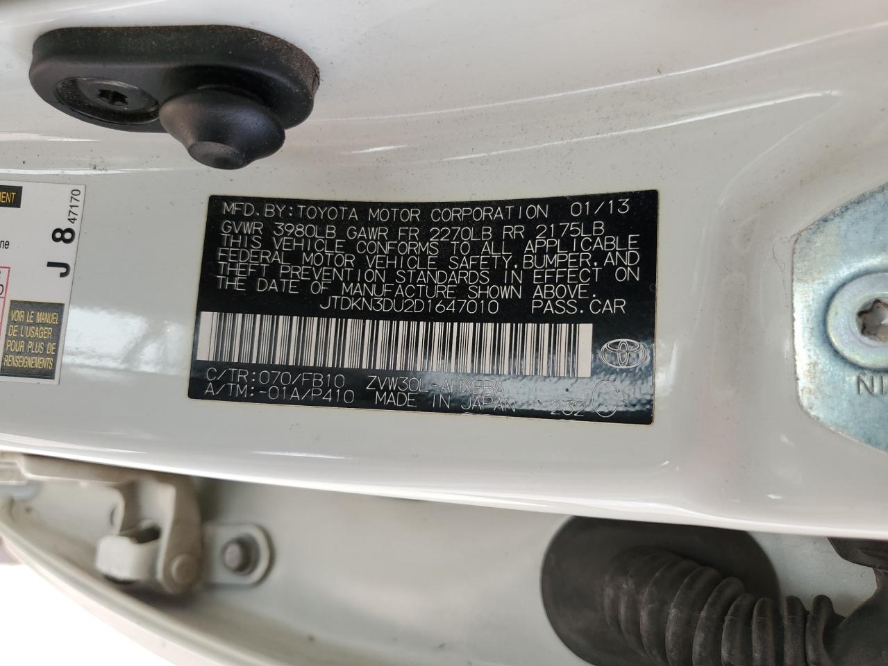 2013 Toyota Prius - Image 14