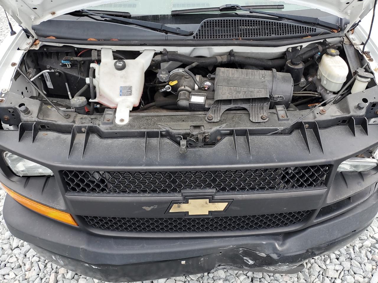 2015 Chevrolet Express - Image 7