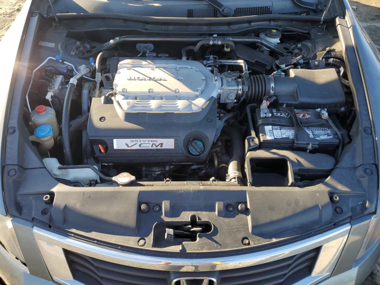 2010 Honda Accord - Image 11