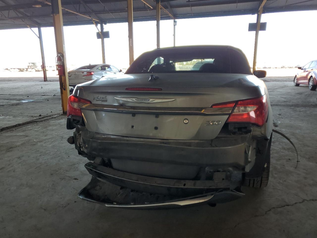 2013 Chrysler 200 - Image 6