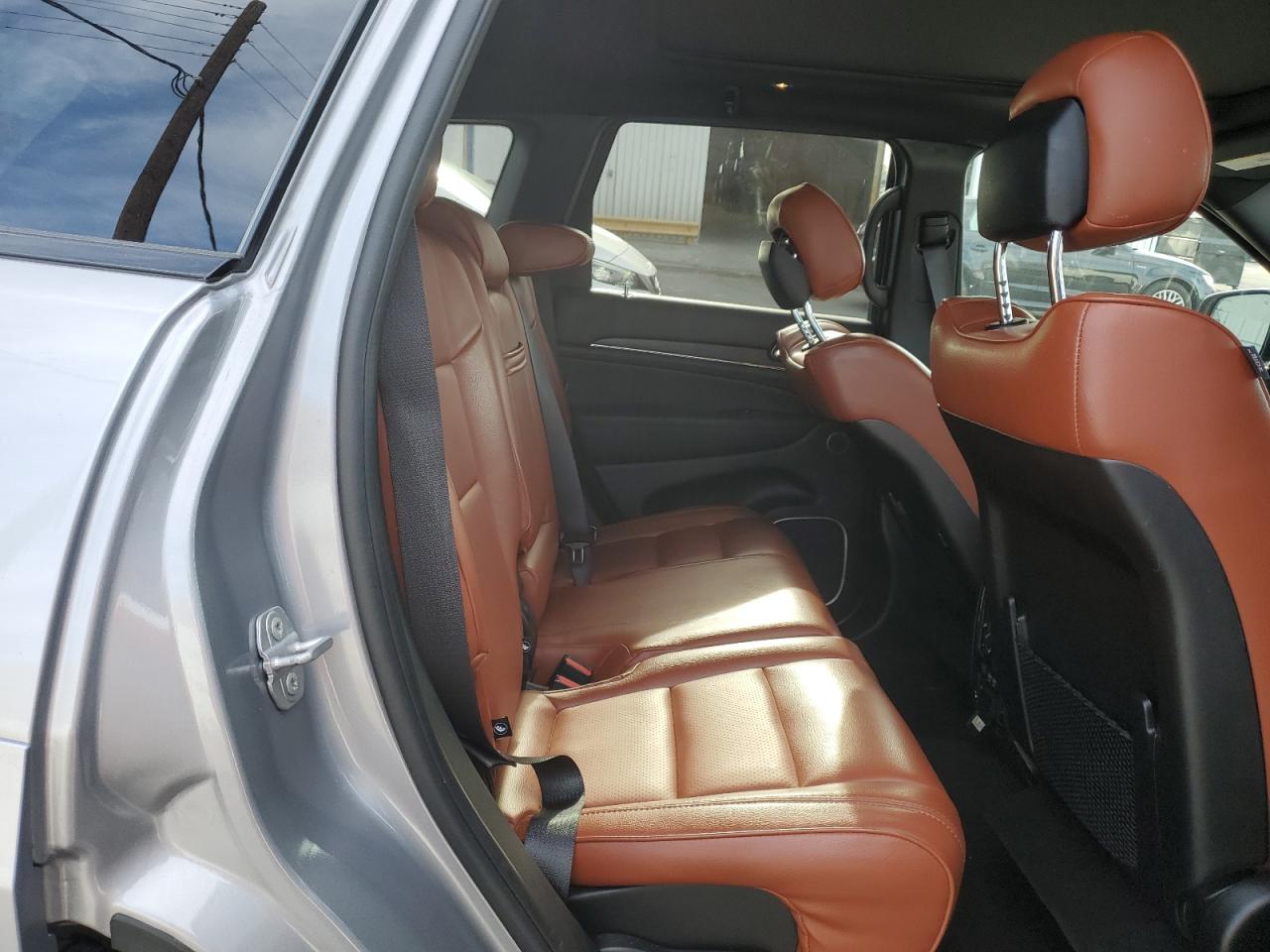 2020 Jeep Grand Cherokee - Image 11