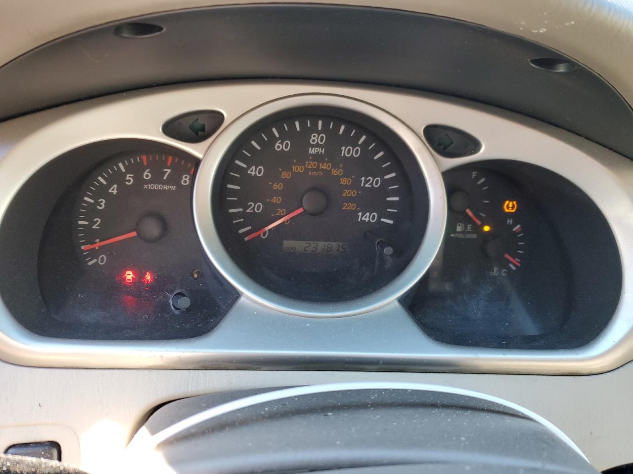 2004 Toyota Highlander - Image 9
