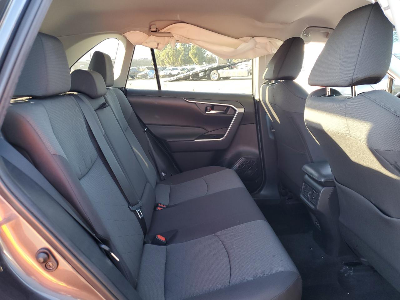 2022 Toyota RAV 4 - Image 12