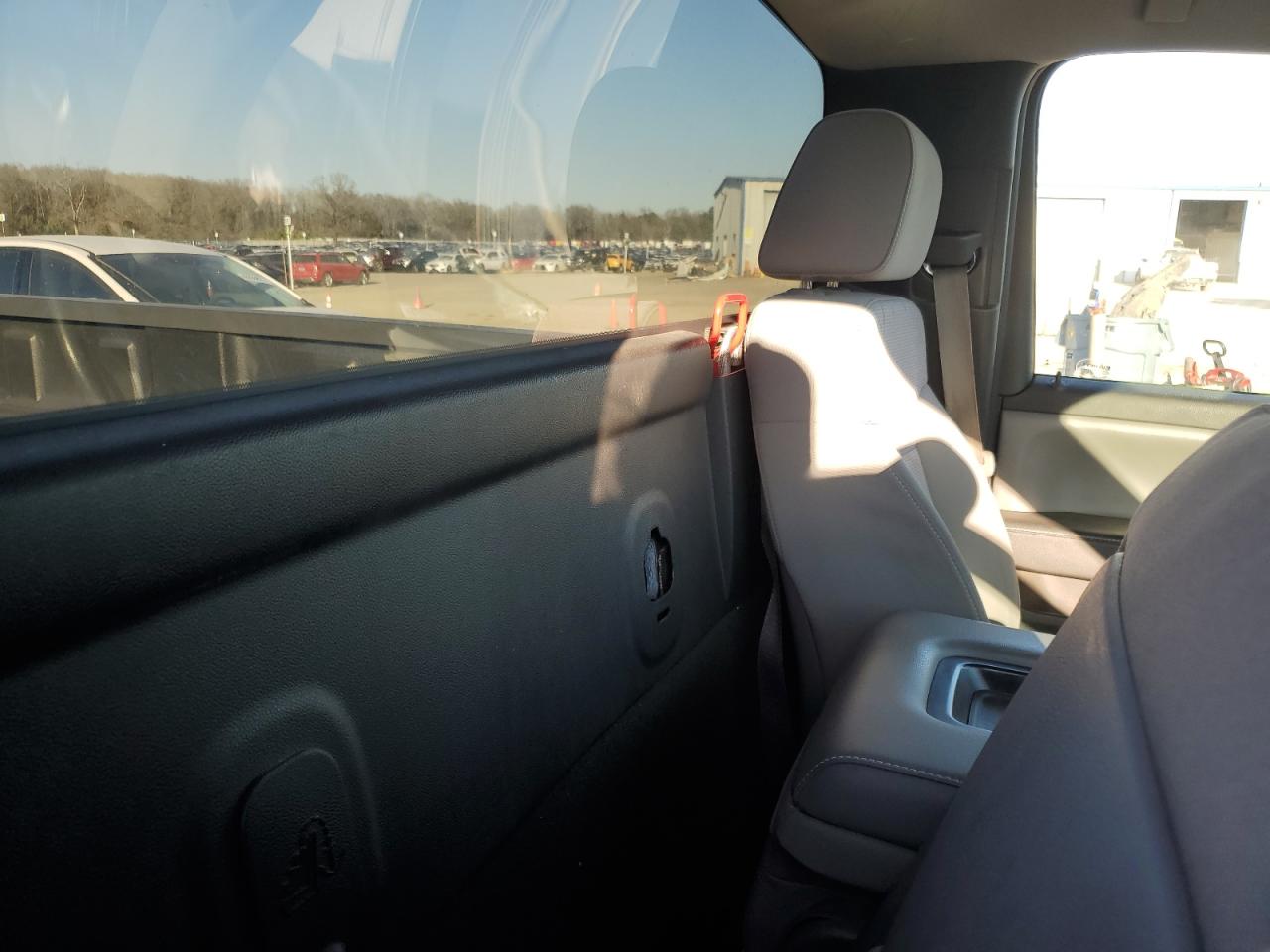 2015 Chevrolet Silverado - Image 10