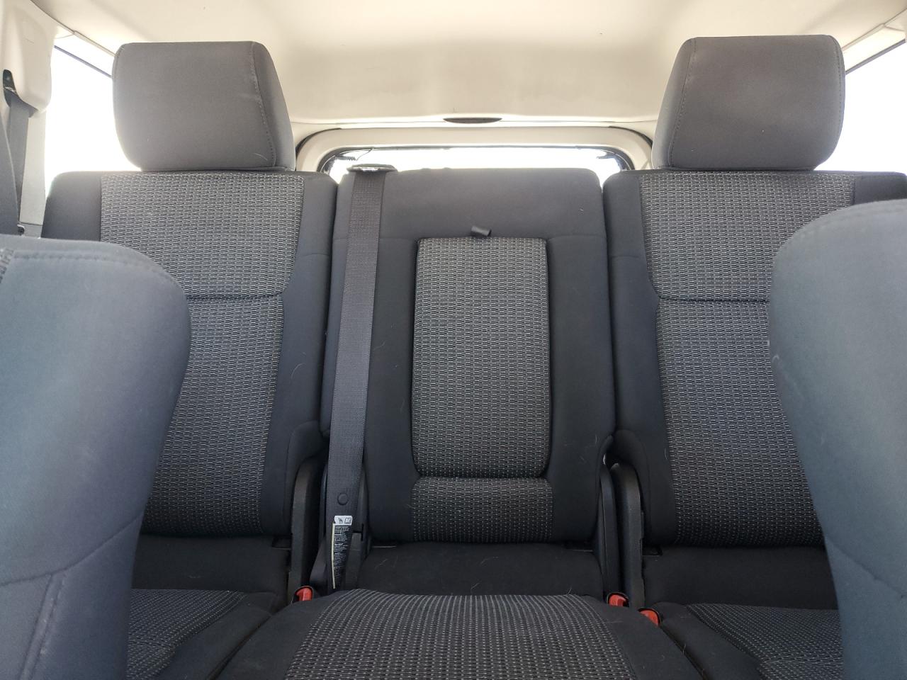 2010 Jeep Commander - Image 10