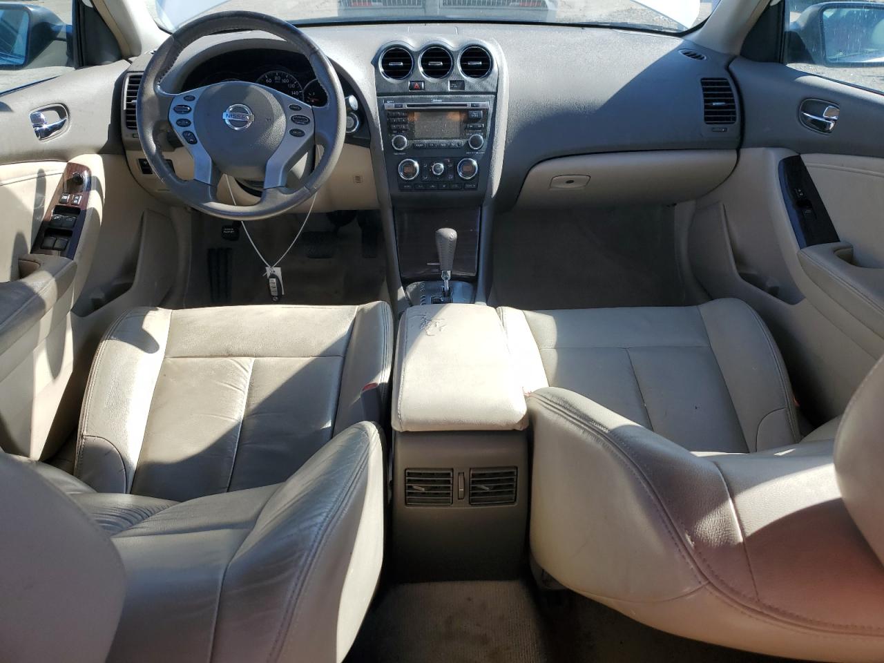 2010 Nissan Altima - Image 8