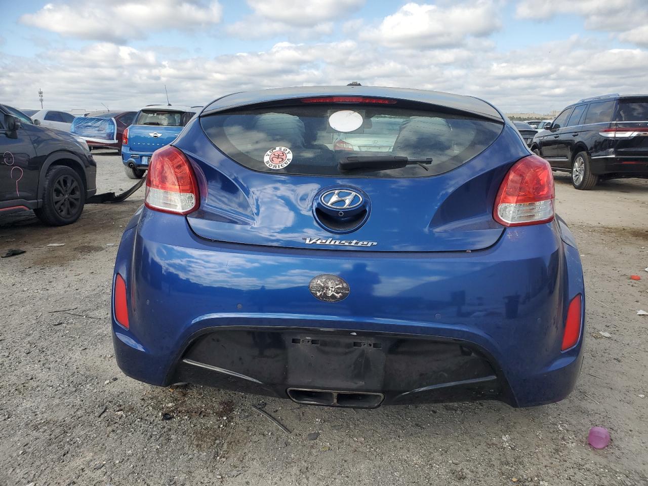 2015 Hyundai Veloster - Image 6