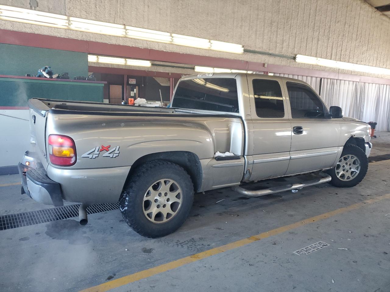 2002 GMC Sierra - Image 3