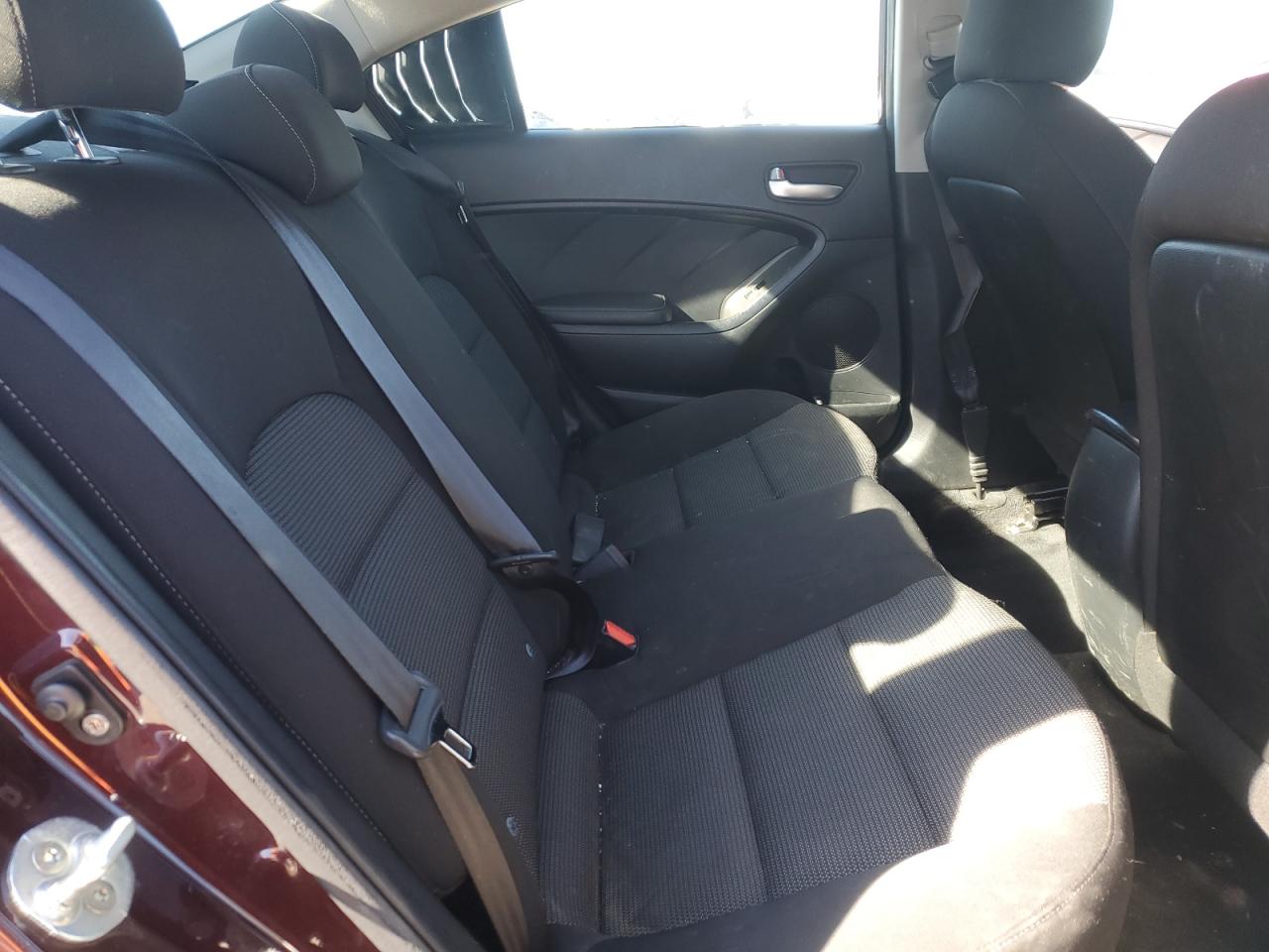 2017 Kia Forte - Image 11