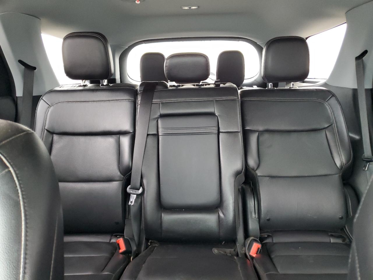 2022 Ford Explorer - Image 10
