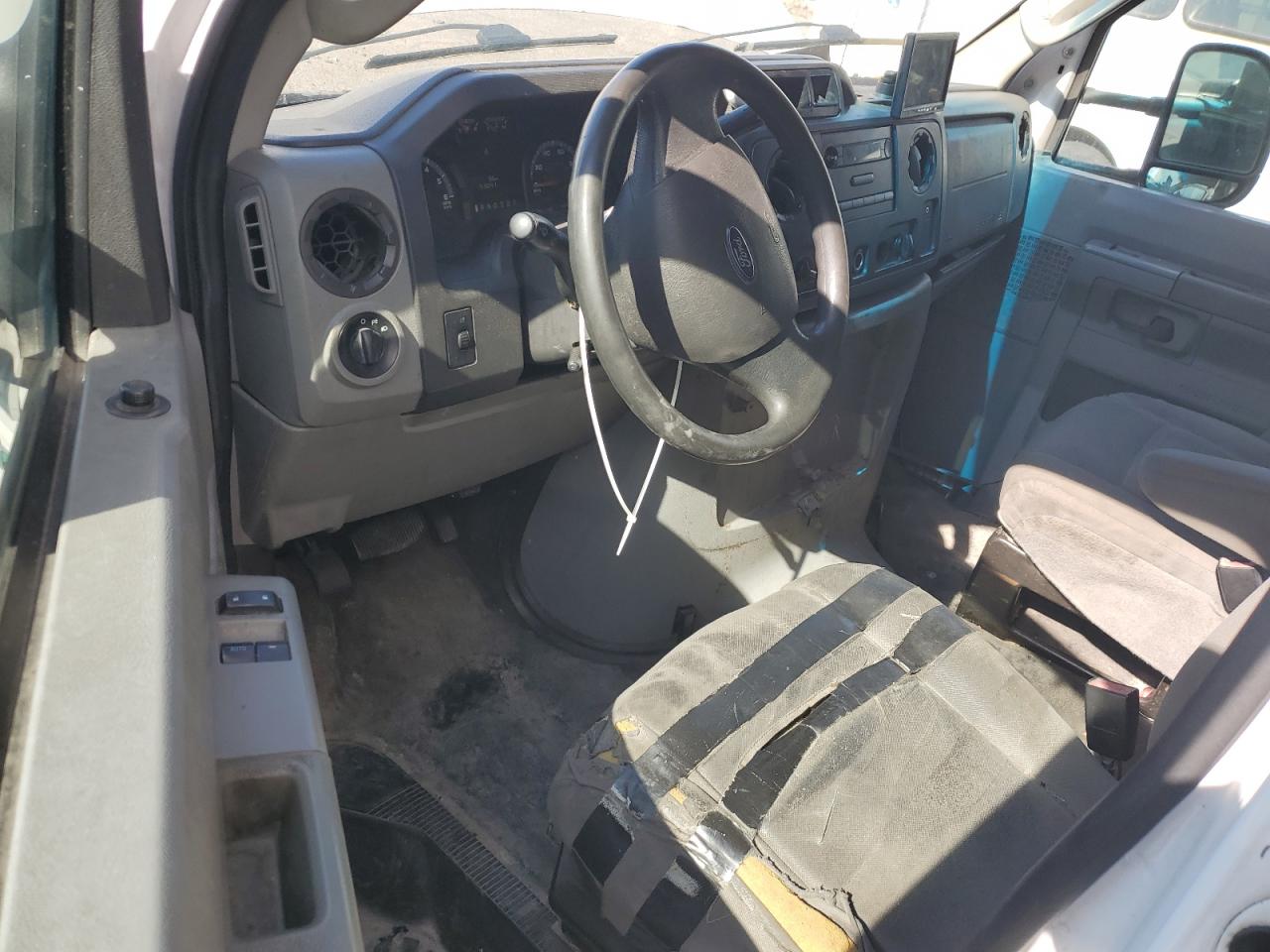 2015 Ford Econoline - Image 8