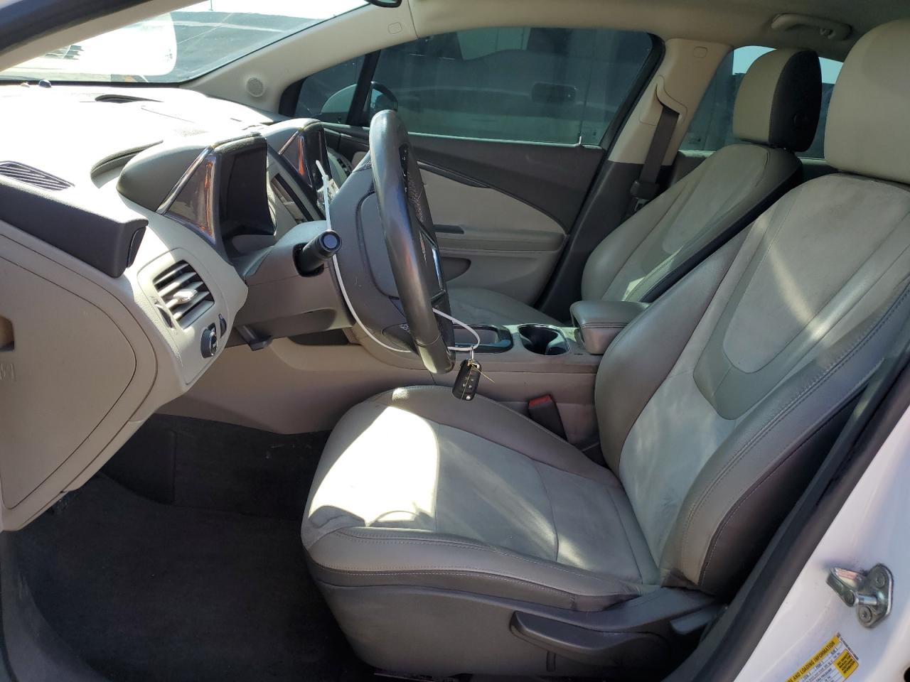 2014 Chevrolet Volt - Image 7