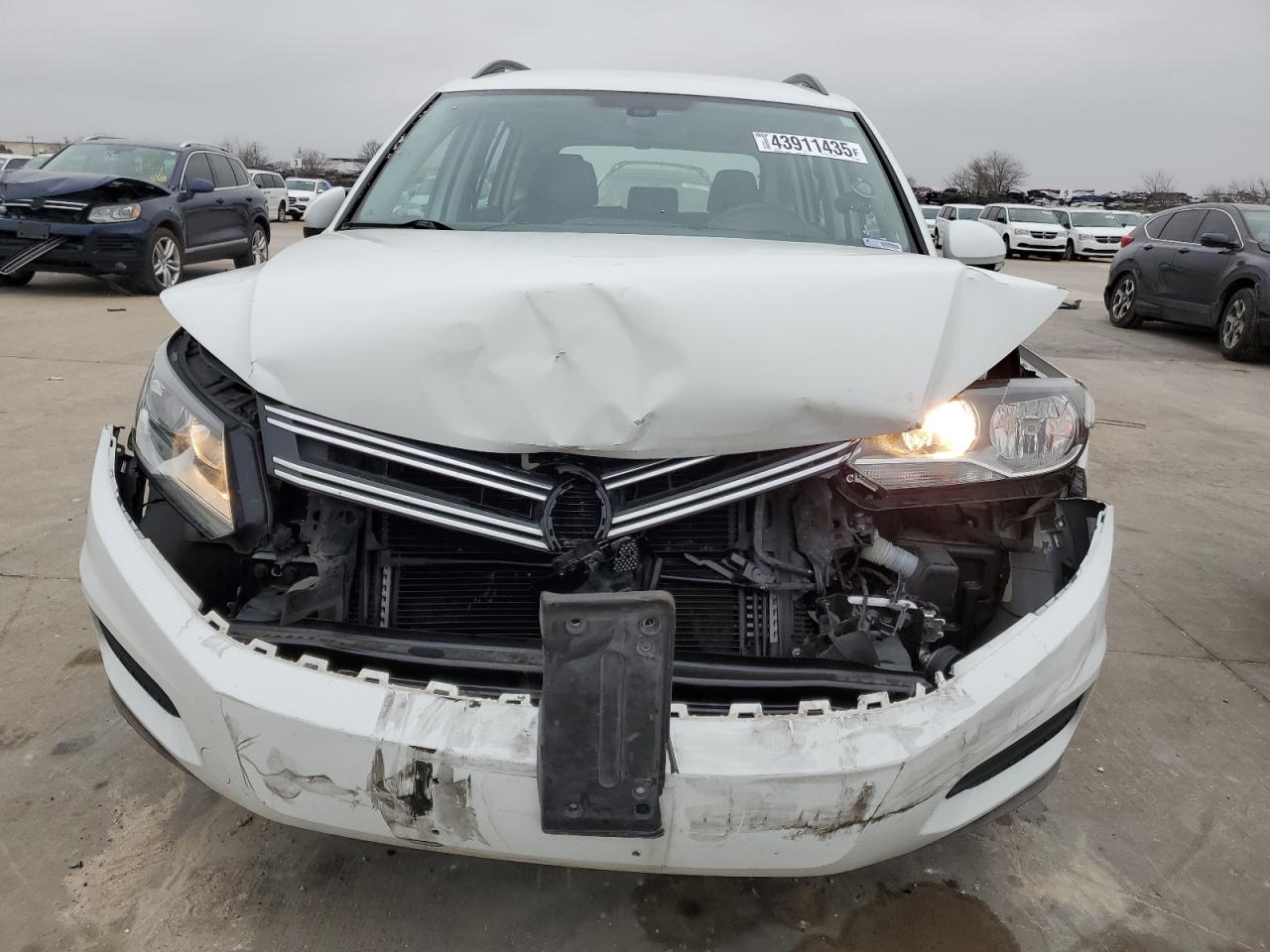 2016 Volkswagen Tiguan - Image 5