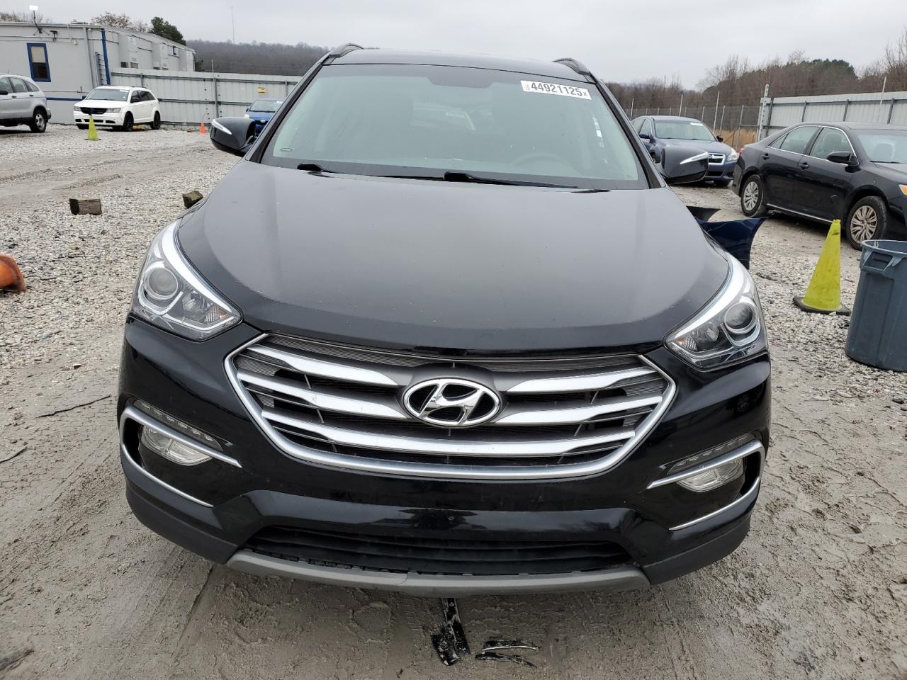 2018 Hyundai Santa Fe - Image 5