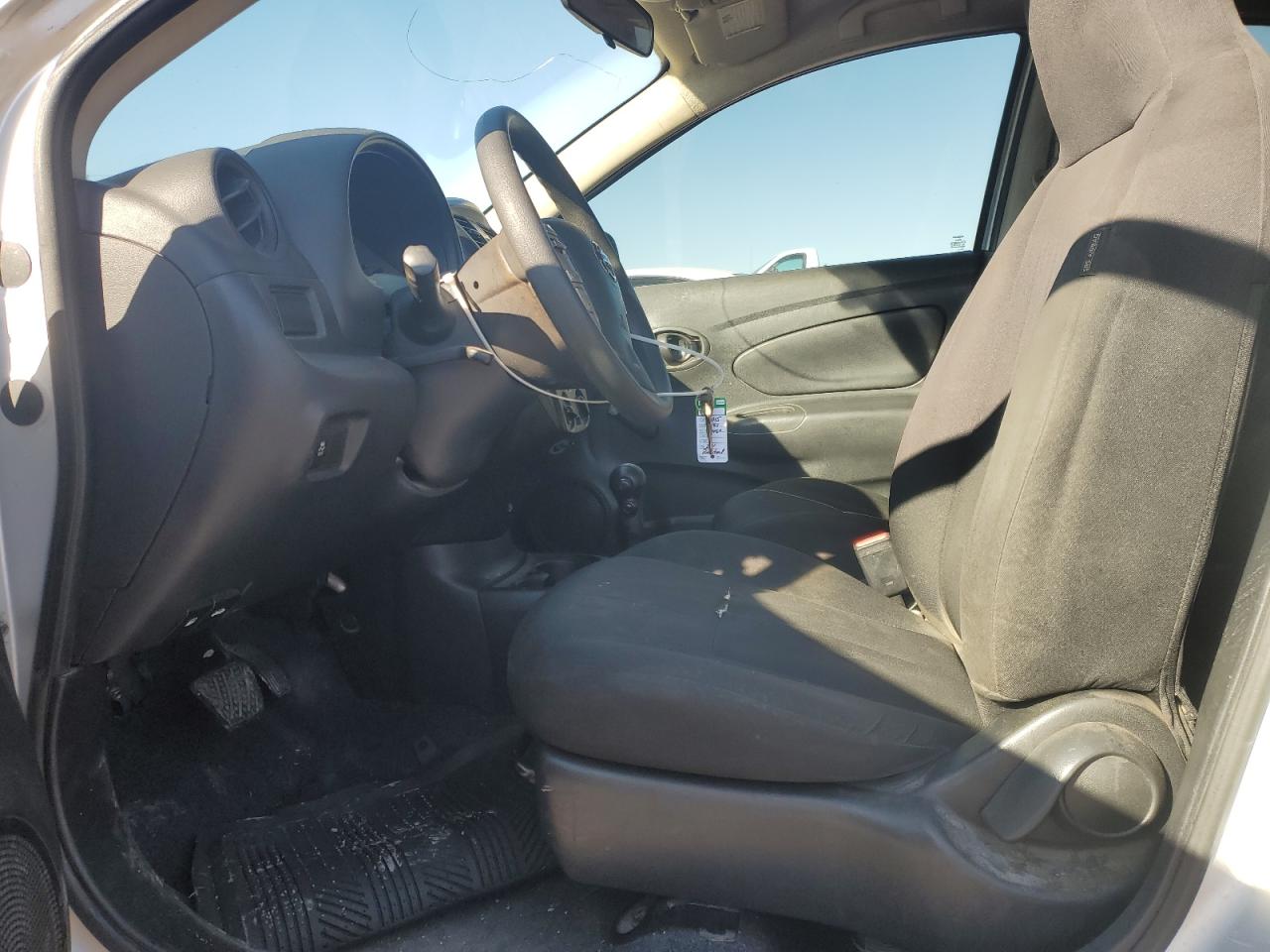 2015 Nissan Versa - Image 7